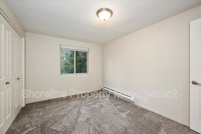 Building Photo - 2111 Brittany Ln