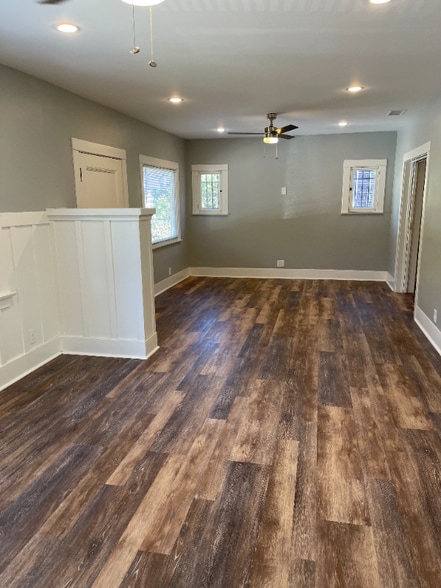 Building Photo - 2510 Elsinore St