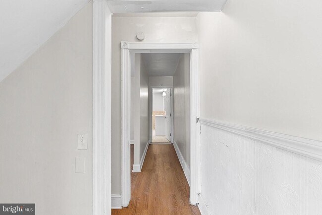 Building Photo - 345 W Mt Pleasant Ave