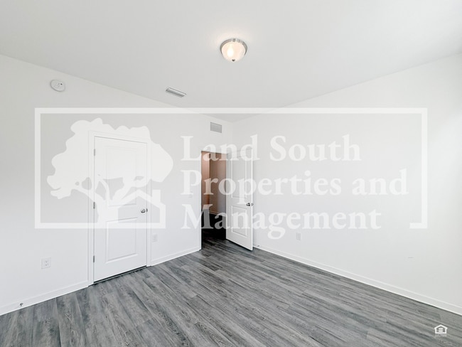 Building Photo - 4141 Salt Springs Ln