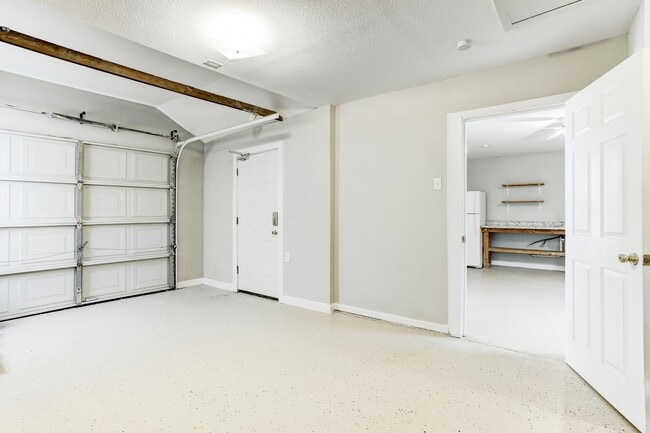 Building Photo - 2721 Engelke St