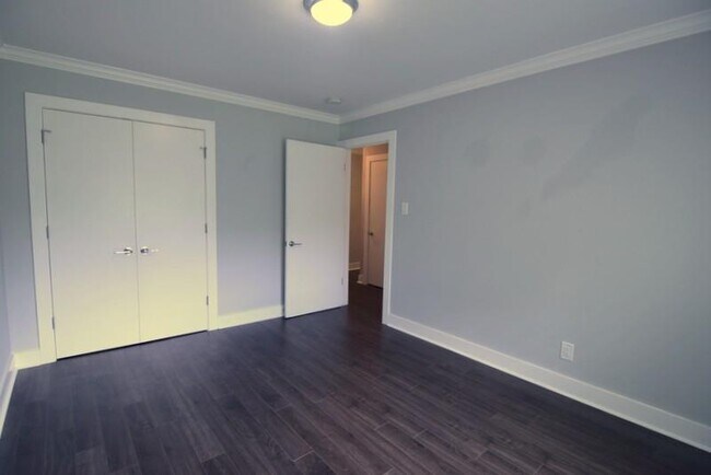 Building Photo - 7513 Carriage Dr