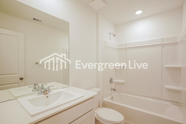 Building Photo - 319 Bush Mdw Ln