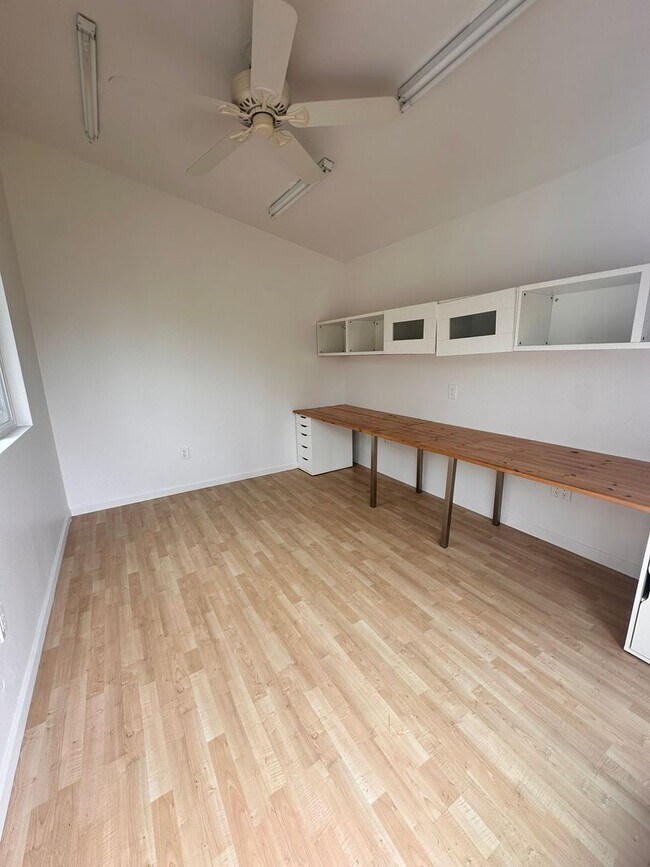 Building Photo - Don't miss out - Single family home close to the beach - LARGE yard, 2 bed 1 bath with bonus studio