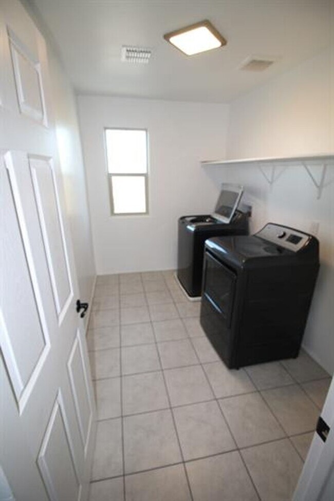 Building Photo - STUNNING 4-Bedroom + Den Home in Gladden Farms!!!!! SOLAR PANELS!!!