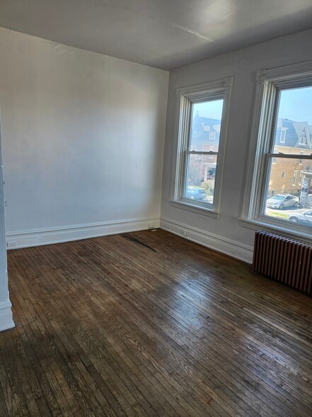 bedroom - 1627 N 2nd St