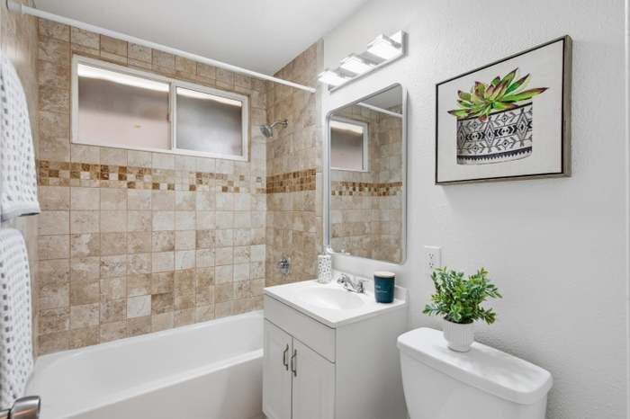 Building Photo - 151 Verbena Dr