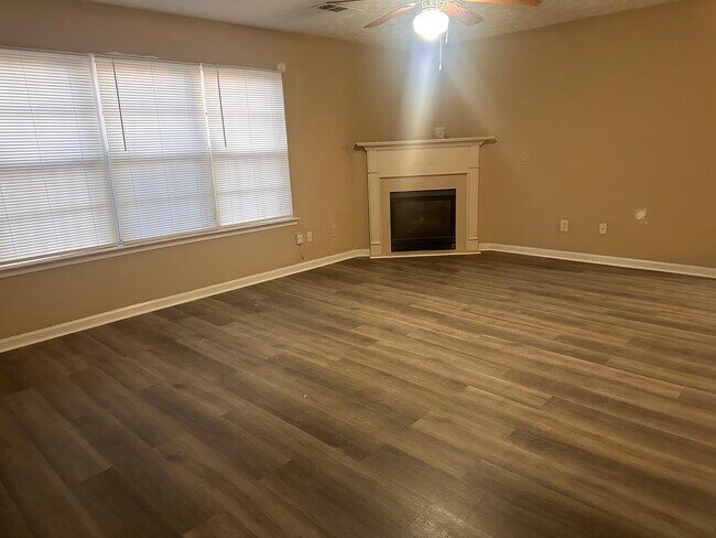 Building Photo - 164 Addy Ln