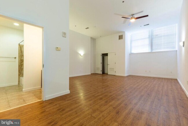Building Photo - 109 W Wildey St