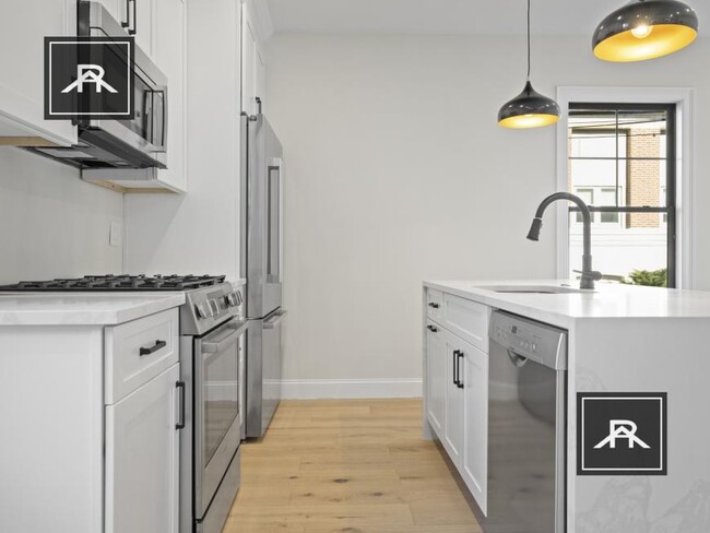 Building Photo - 5 bedroom in Boston MA 02127