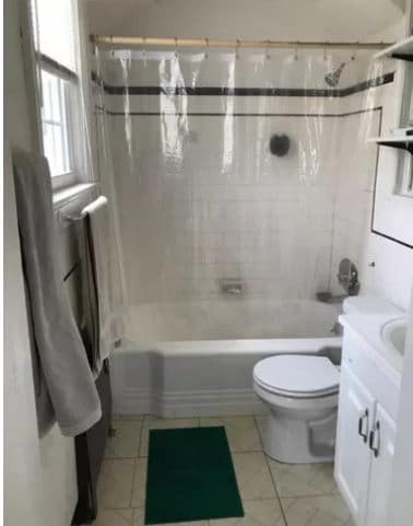 Building Photo - 407 Angell St