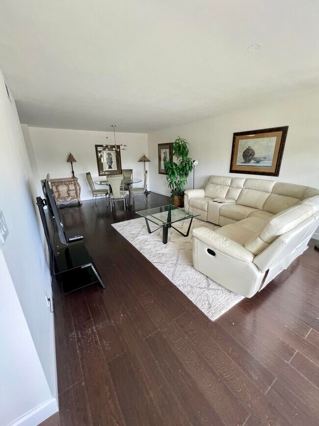 Building Photo - 23200 Camino Del Mar