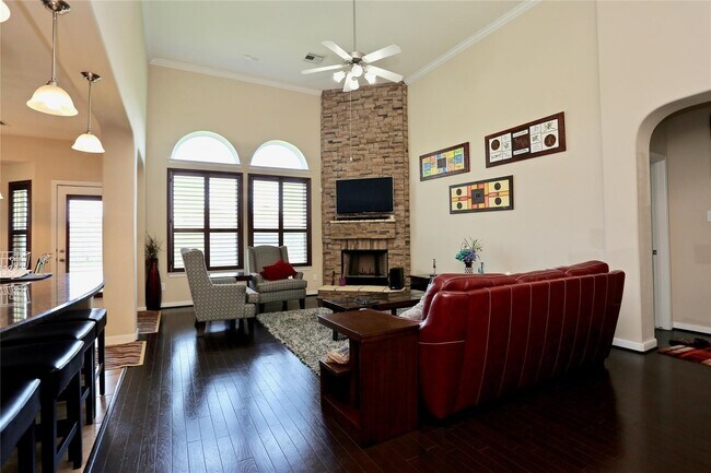 Building Photo - 26715 Richwood Oaks Dr