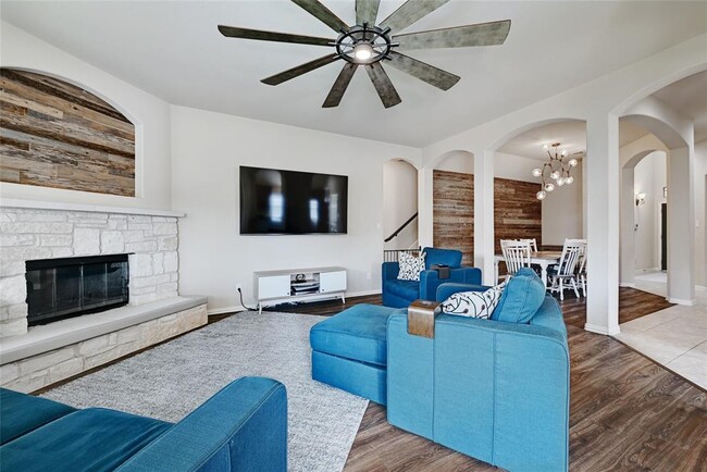 Building Photo - 2812 St Paul Rivera