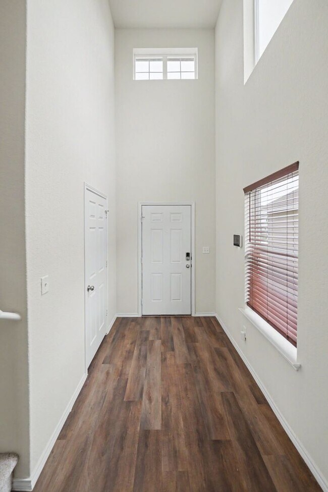 Building Photo - Open-Concept 3BR + Game Room Near Fort Sam & Randolph - Realtor Commission: $500