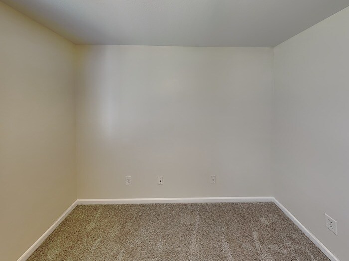 Building Photo - 2727 Oasis Ln