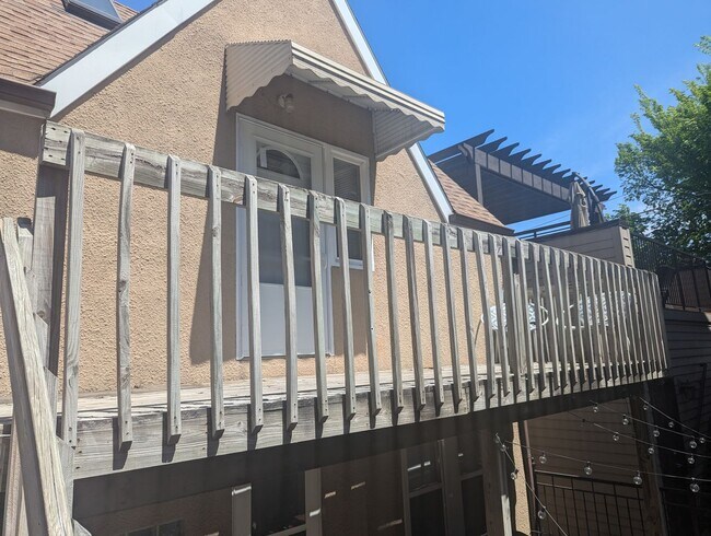 Building Photo - 2220 W Homer St