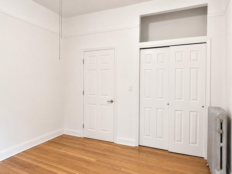 Building Photo - 45 Tiemann Pl