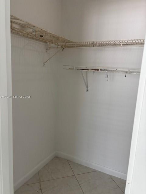 Building Photo - 100 Lincoln Rd