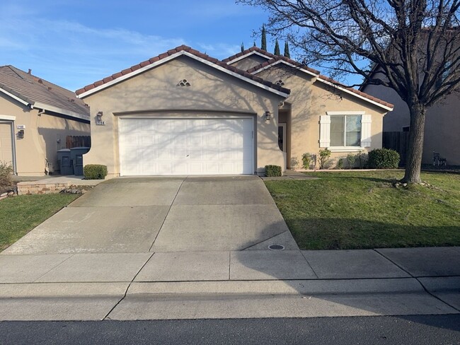 Primary Photo - Avail 7/1 - Single level Rocklin home with...