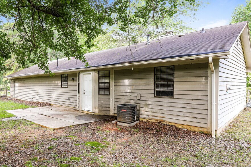Building Photo - 4114 Red Laurel Way SW
