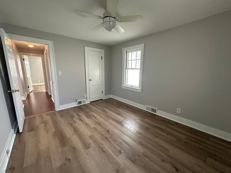 Building Photo - 432 N Bauman Ave