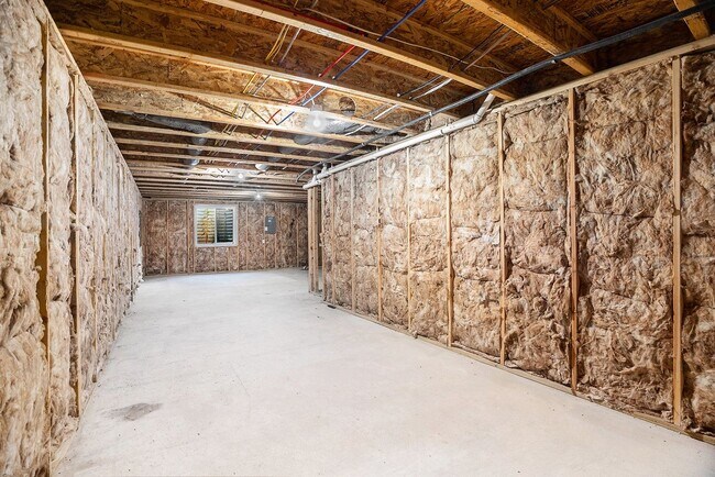 Building Photo - Outstanding 4 Bedroom Home with Great Schools!