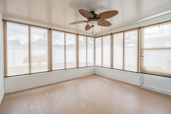 Building Photo - 7715 Sue Ellen Dr