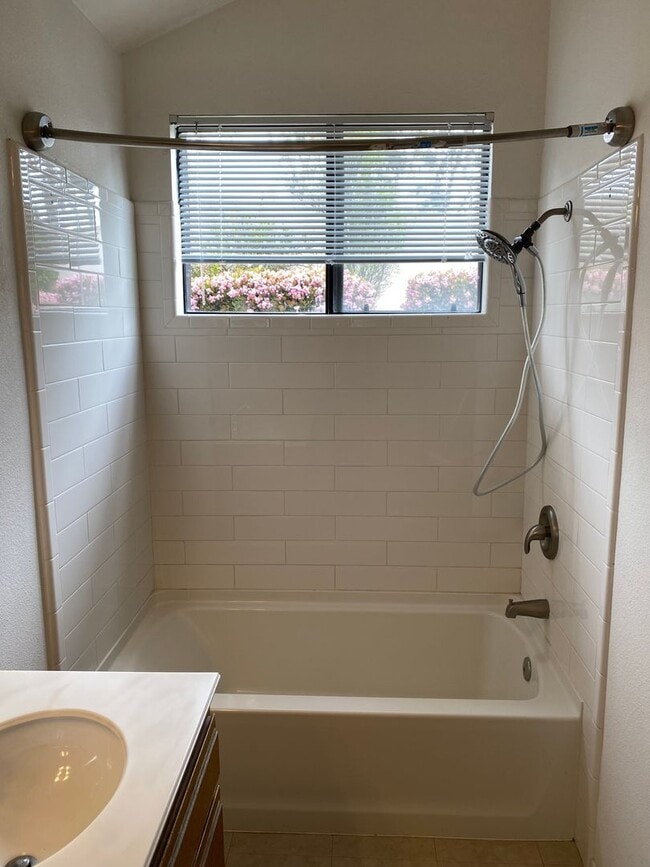 Building Photo - Single Story RSM house with HUGE yard!