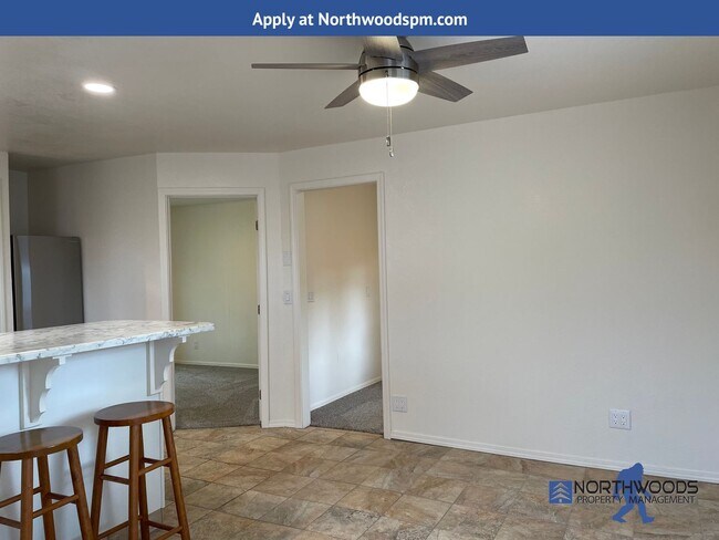 Building Photo - Newly Renovated 2 Bedroom 1 Bath Home Central Point