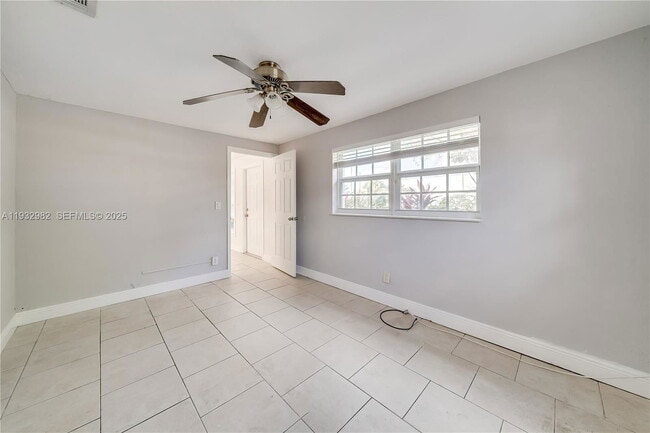 Building Photo - 5900 N Farragut Dr