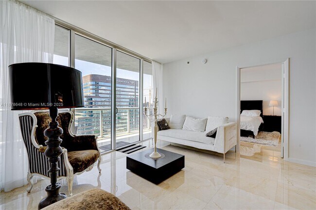 Building Photo - 495 Brickell Ave