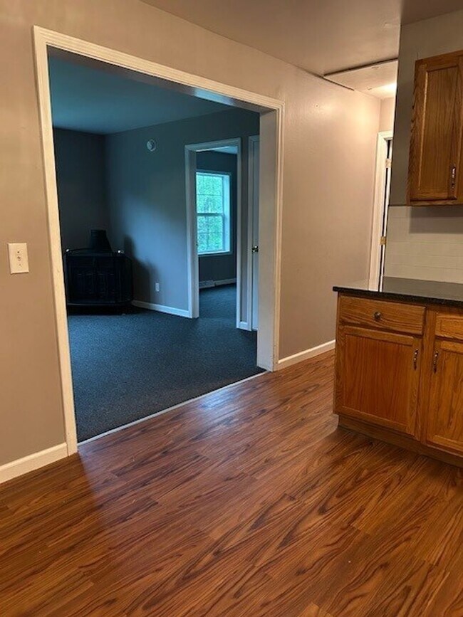 Building Photo - 3 bedroom 3 bathroom