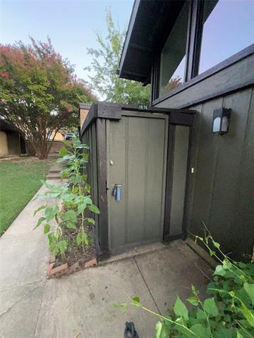 Building Photo - 4637 Country Creek Dr
