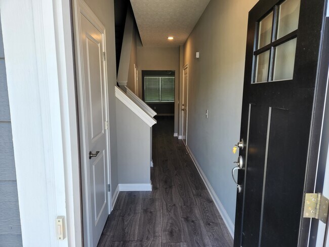 Building Photo - 333 Maddalena Ln