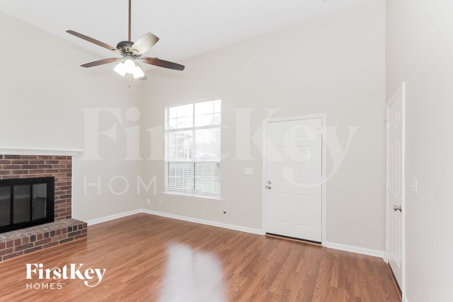 Building Photo - 6202 Suntrace Way