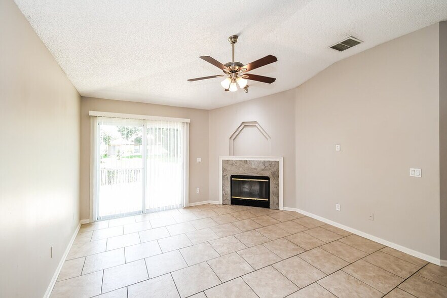 Building Photo - 12559 Fallohide Ln