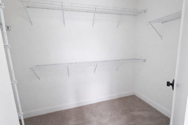 Building Photo - Beautiful 3BR 2.5BA Home in Statesville • 2 Car Garagge Tours