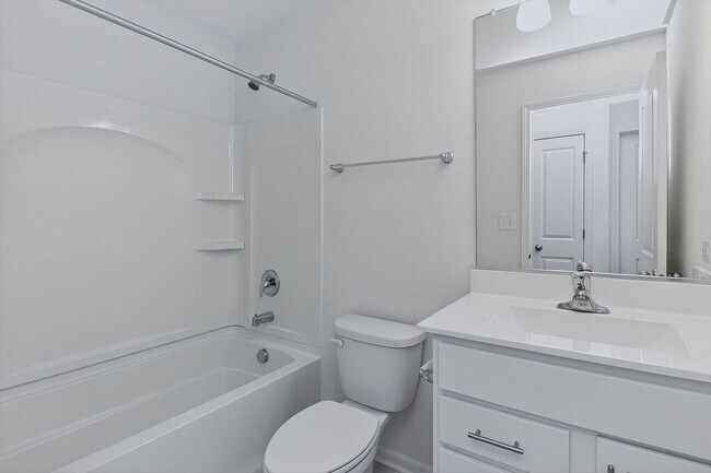 Building Photo - 1276 Lakepointe Dr