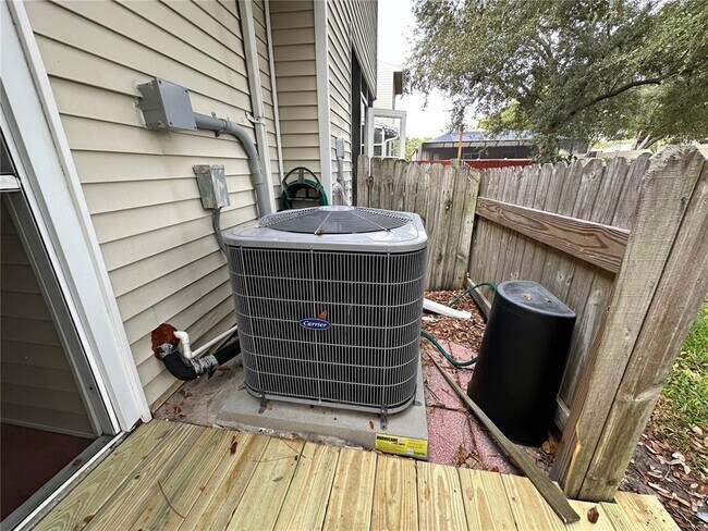 Building Photo - 8713 Liberty Pl