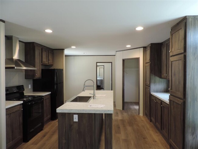 Building Photo - 1668 Fm 2518 Cleveland Tx-