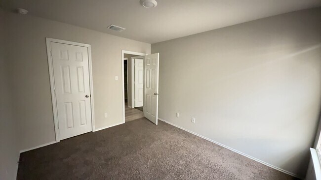 Building Photo - 8919 Cantera Rdg Rd