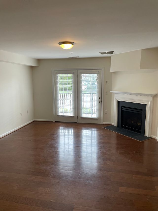 Living Room w/ Fireplace - 3920 Ashland Dr