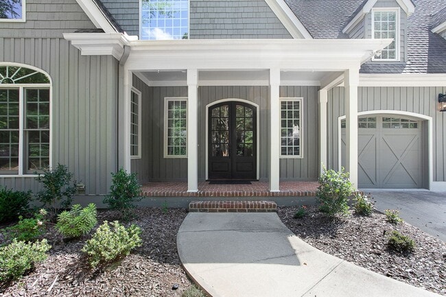 Building Photo - Stunning Governor's Club Chapel Hill home!