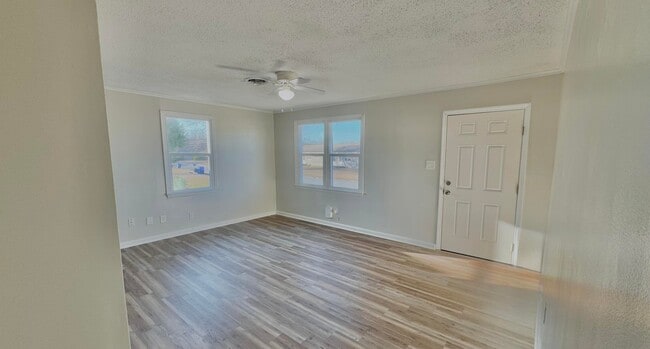 Building Photo - 312 Starling St