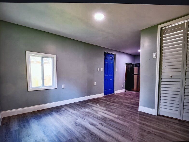 Building Photo - G34 Miriam St