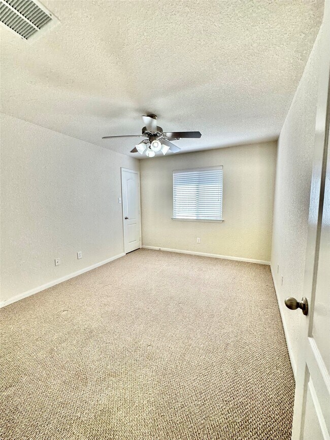 Building Photo - 1307 Surecrop Ln