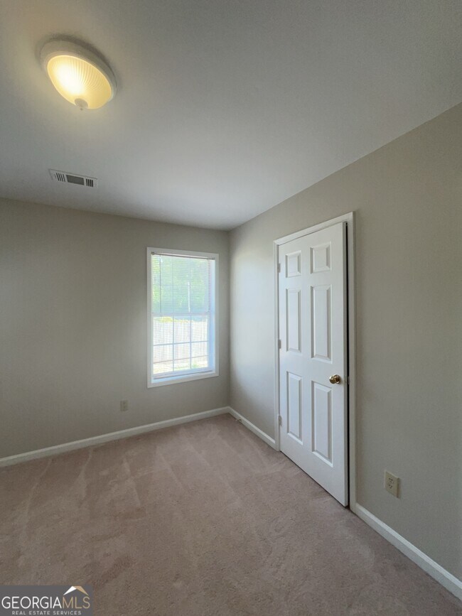 Building Photo - 3761 Windsor Cir