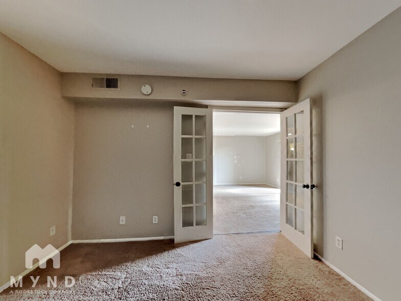 Building Photo - 7850 E Camelback Rd