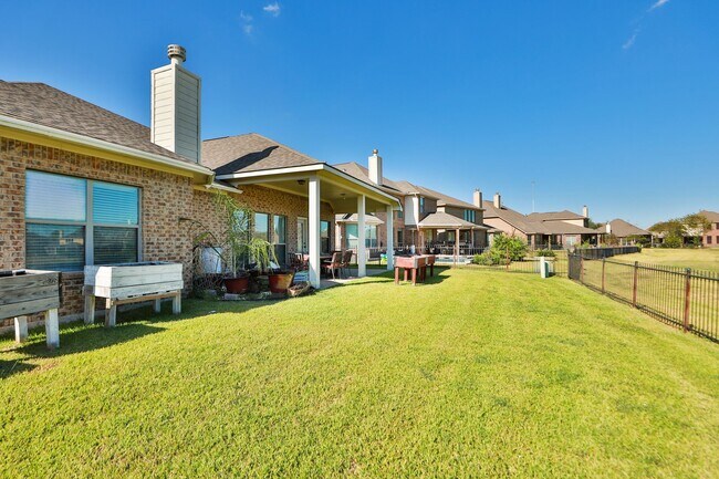 Building Photo - 23310 Parkway Lakes Ln